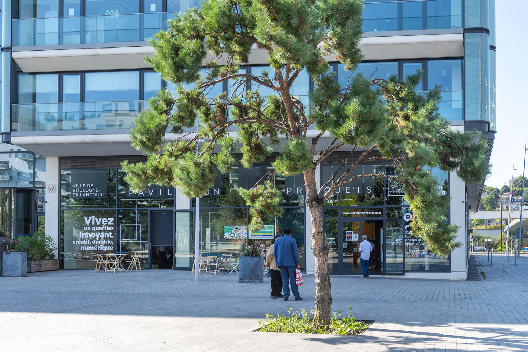 nature devant le pavillon des projets